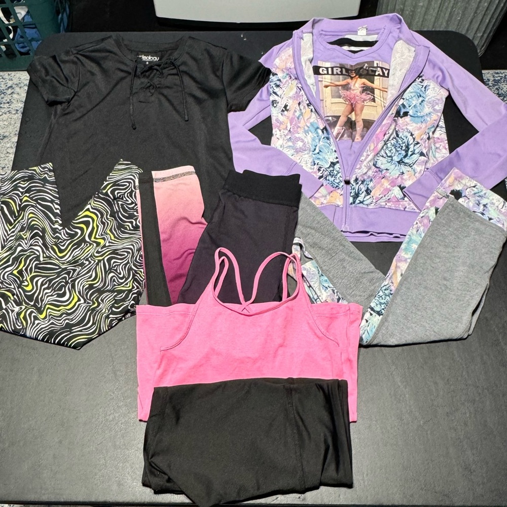 Lot of 3 Girls Ideology Size Small / 6 Outfits - Picture 1 of 16